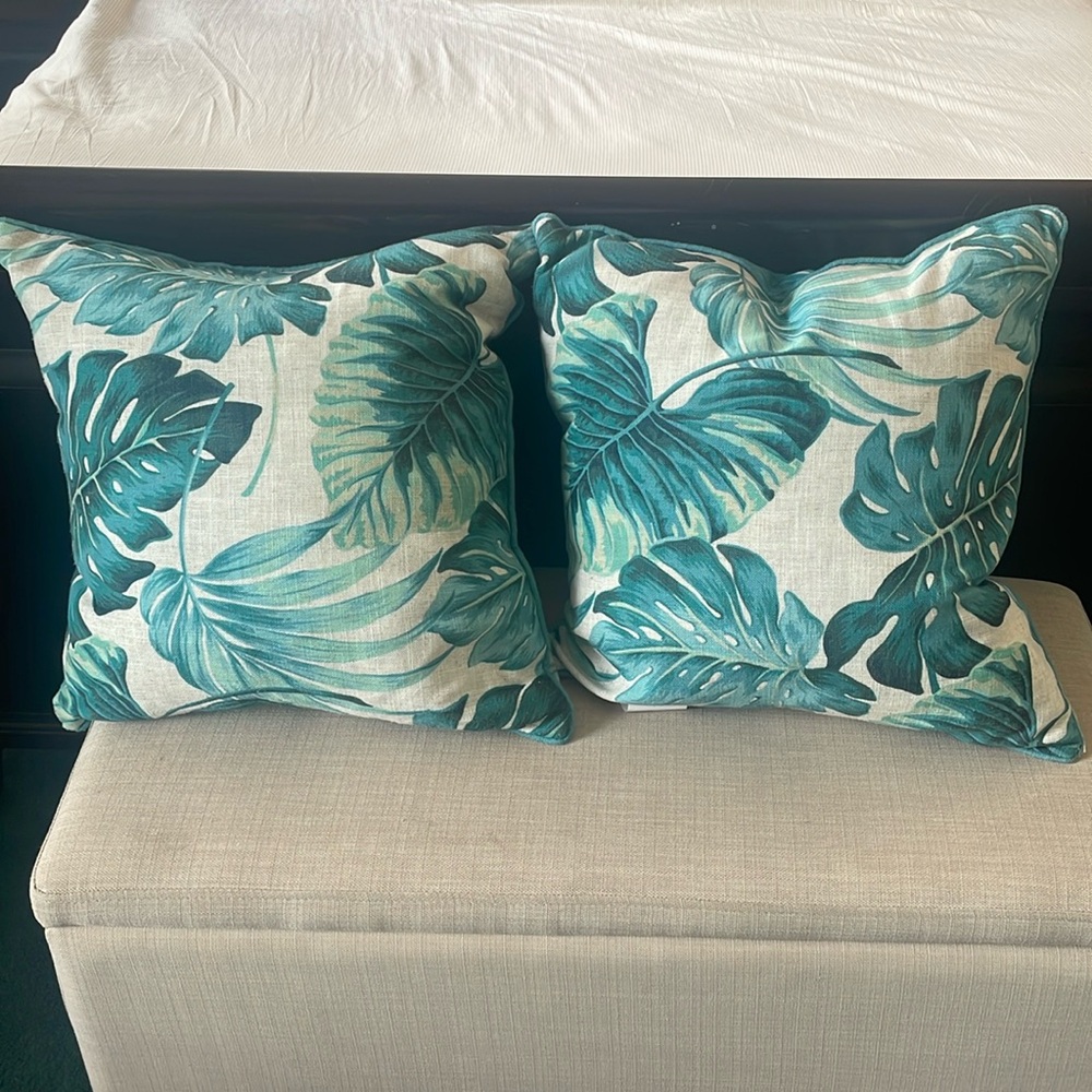 Set of 2 Palm Pillows